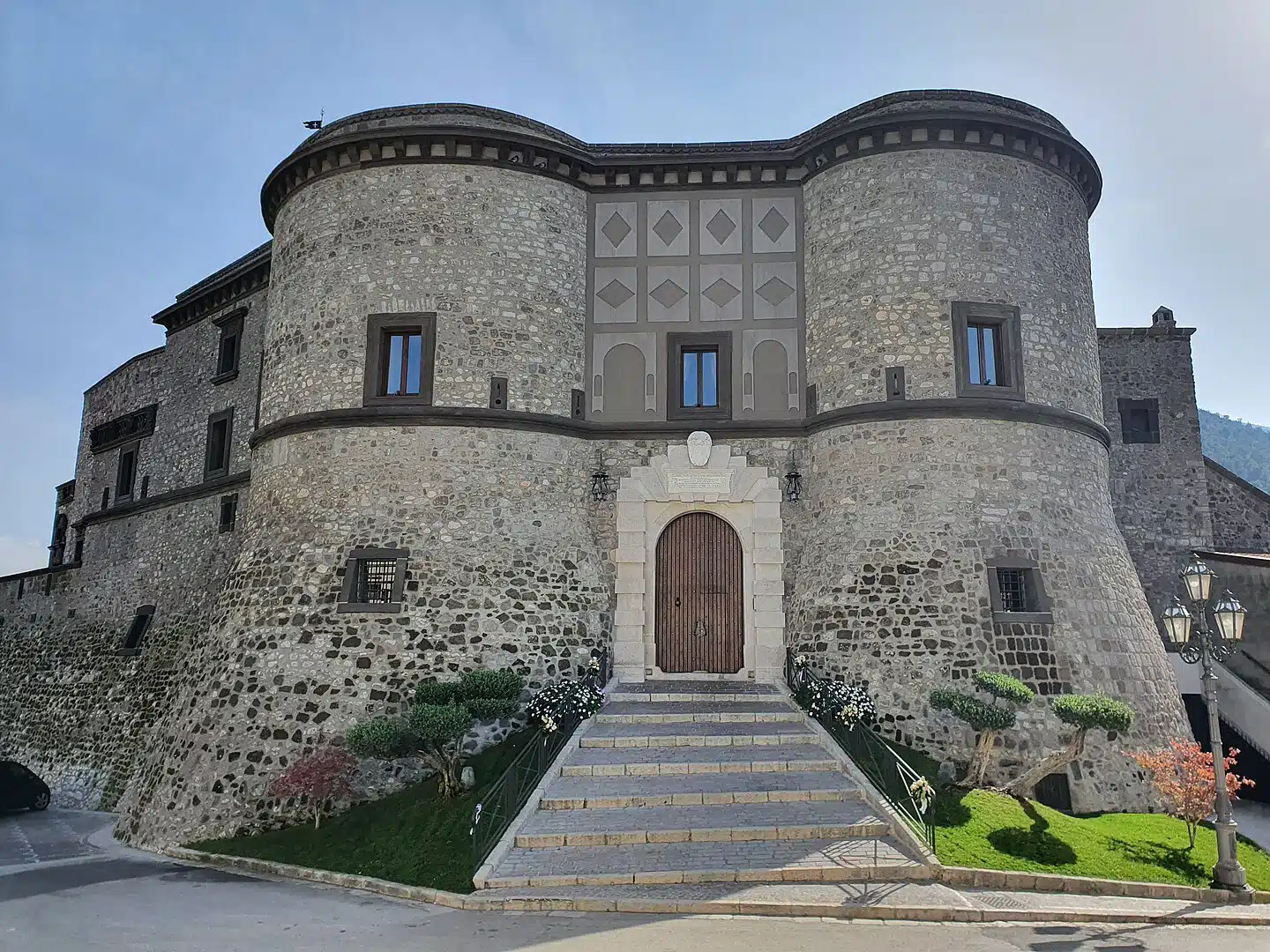Panorama di Faicchio con il Monte Acero sullo sfondo