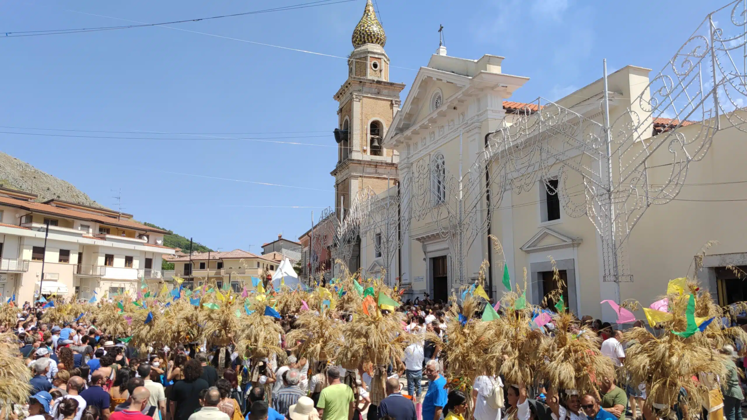 Panorama di Foglianise con la Festa del Grano
