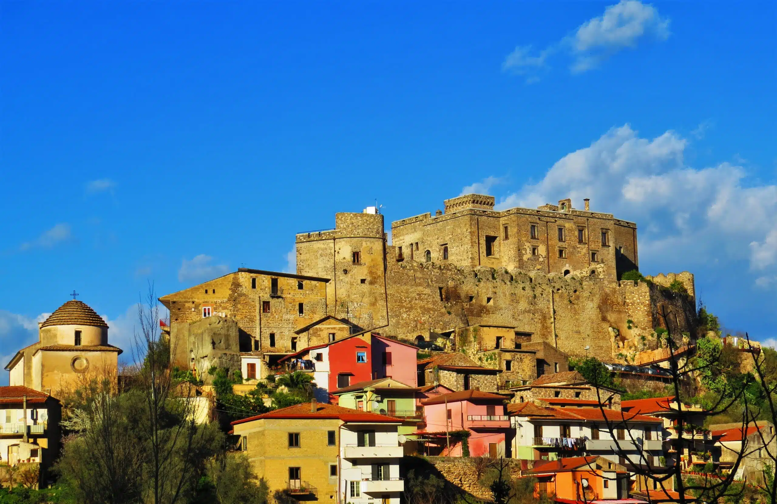 Panorama di Limatola con il castello sullo sfondo