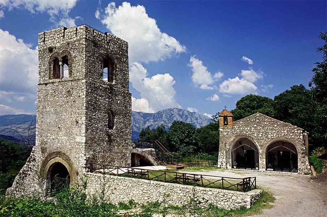 Panorama di Arpaia con le mura longobarde
