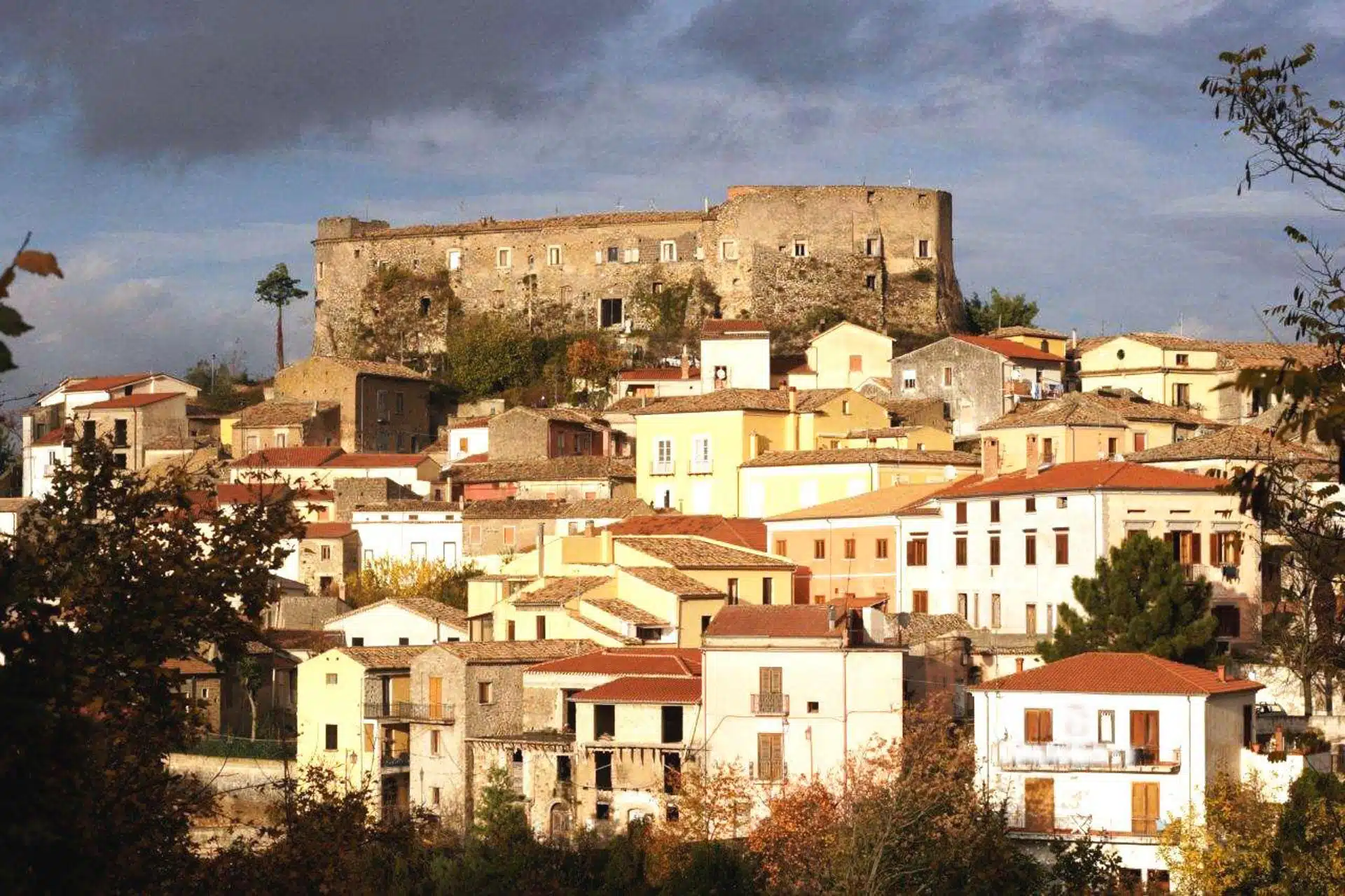 Panorama di Ceppaloni con il Castello Normanno