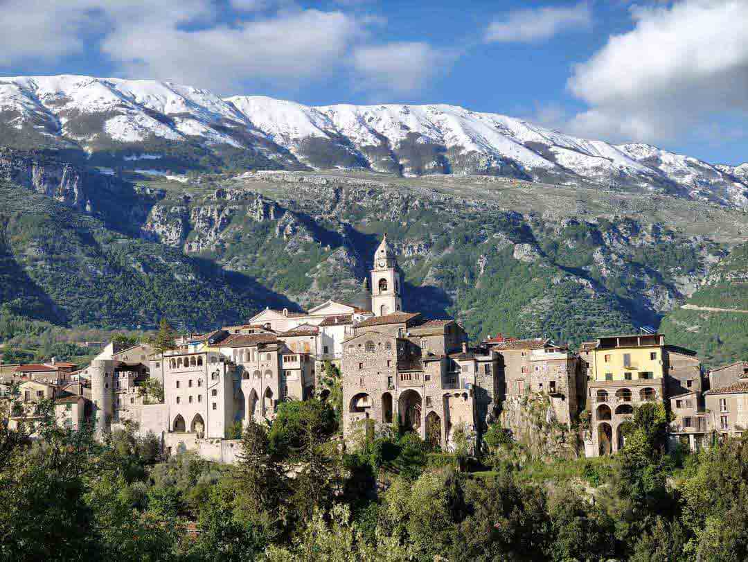 Panorama di Cusano Mutri con il Matese sullo sfondo