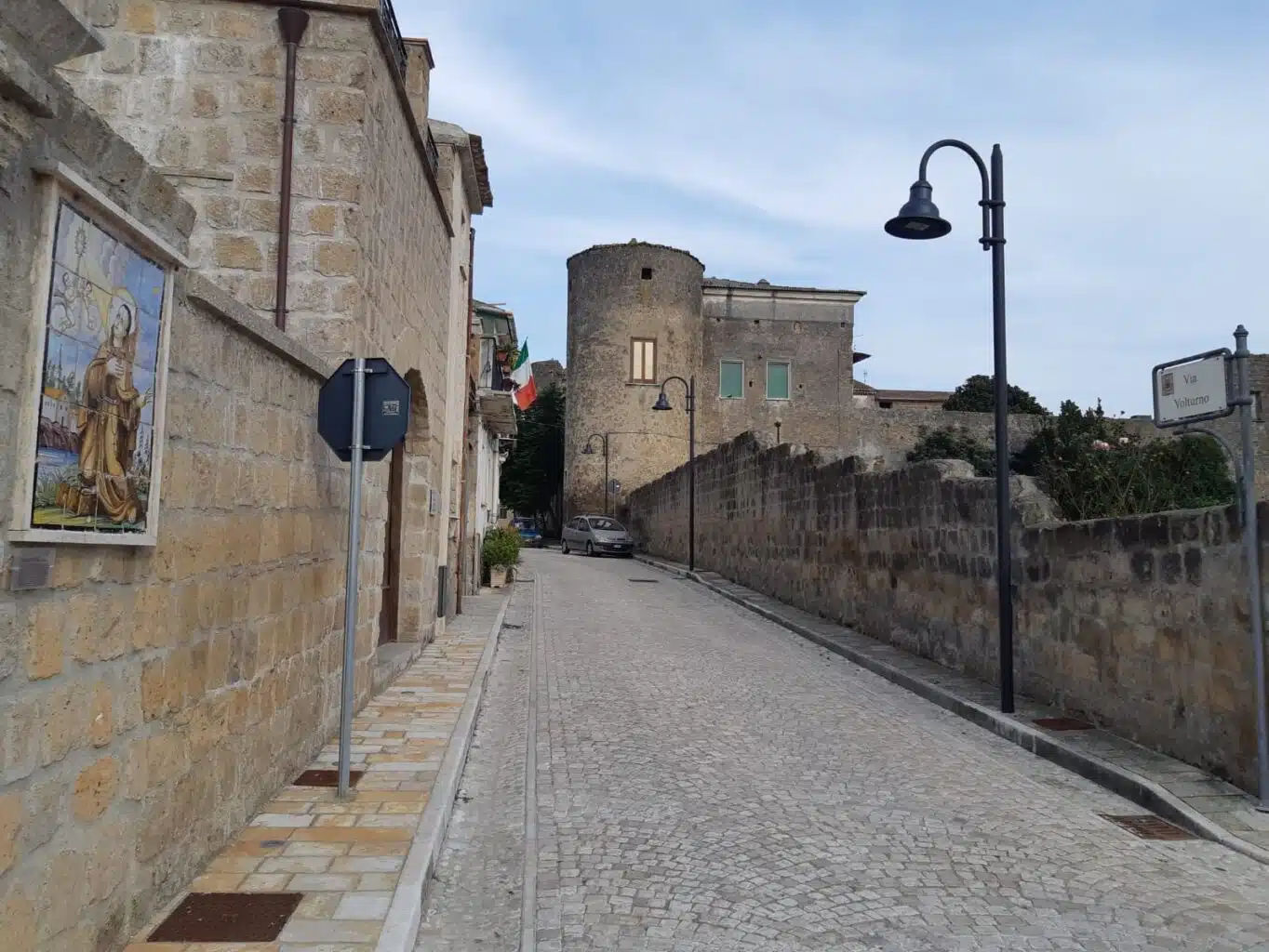 Panorama di Puglianello con il castello sullo sfondo